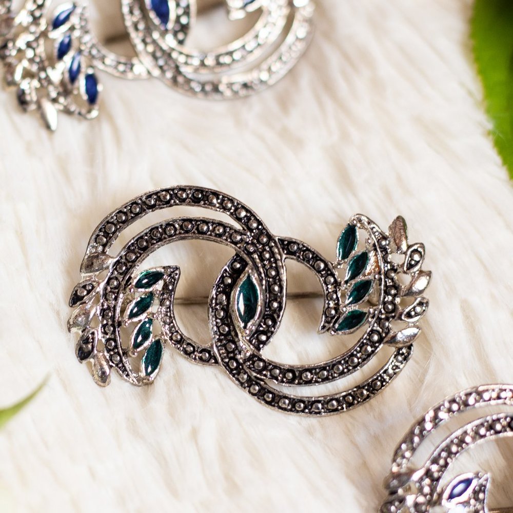 Green Vintage Metal Leaf Brooch